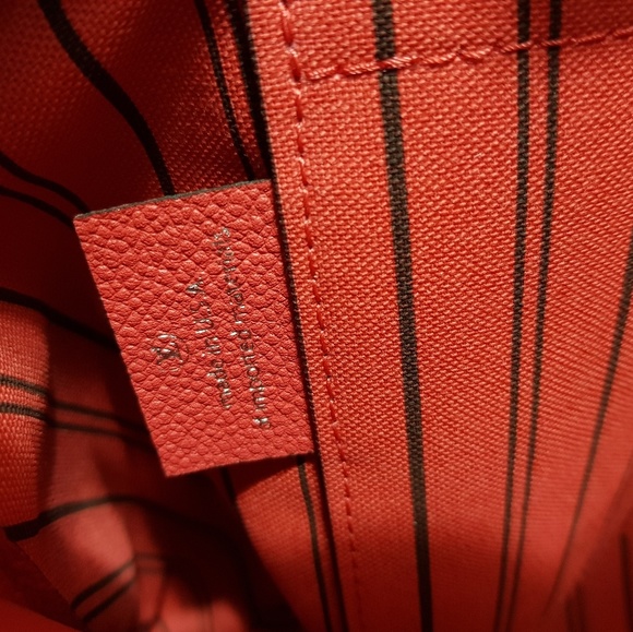 Montaigne mm empreinte dark pink - Picture 3 of 8